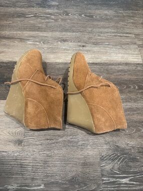 White Mountain Tan Suede Wedge Ankle Boots